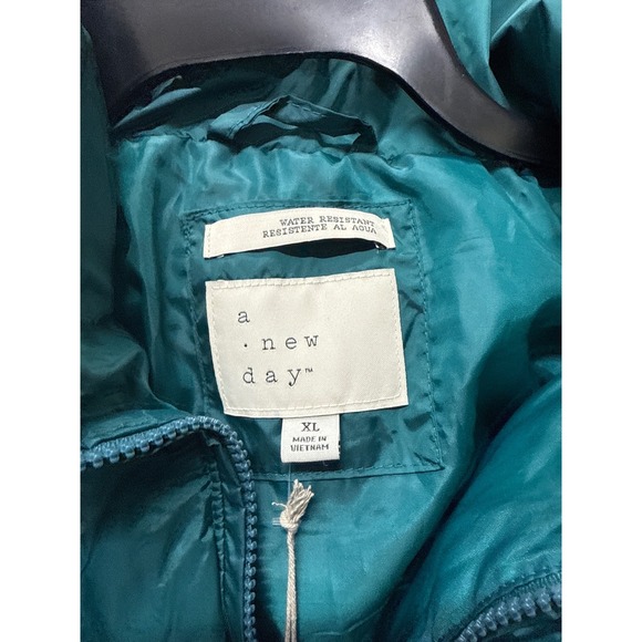 Women's Short Matte Puffer Jacket - a New Day™ Size XL - Picture 4 of 5